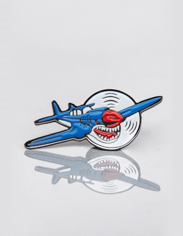 Pin Shark. Color dark blue. .