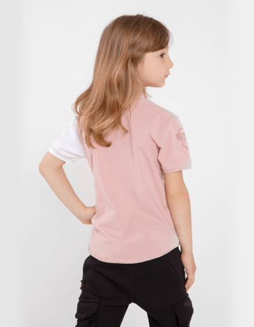 Kids T-Shirt Geese. Color pale pink. .