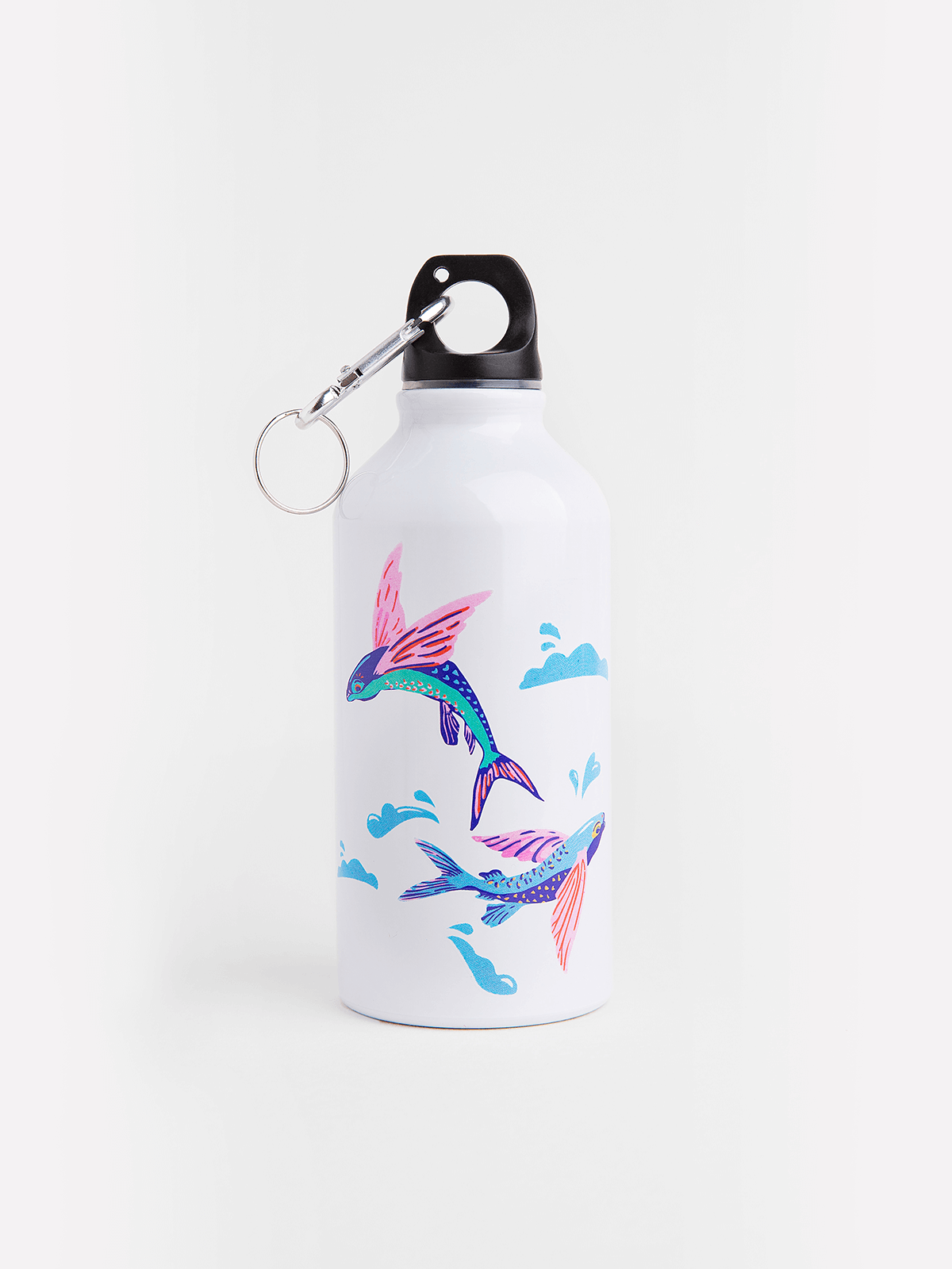 Kids Flask Flying Fishes. Color white. Wash the flask from the inside before using;
● Image applying technique — cold decal.