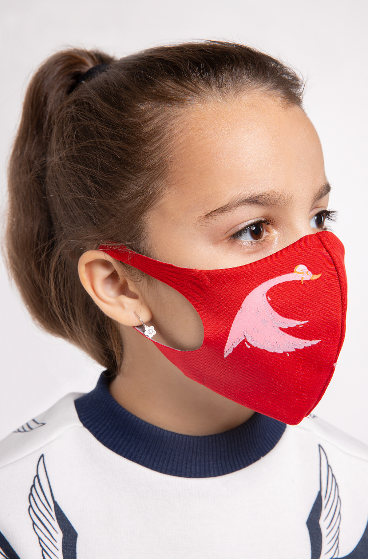 Kids Mask Goose. Color red. Reusable protective mask with a pocket for a replaceable filter
Basic material (outer layer): scuba fabric (rayon 65%, lycra 5%, polyester 30%) – light-weight, elastic and smooth material that dries quickly and fits the face line effectively.