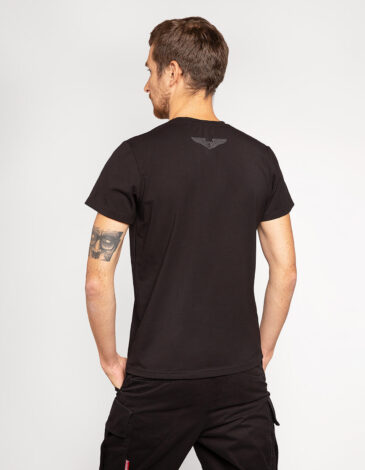 Men's T-Shirt Lion (Roundel). Color black. 
Technique of prints applied: silkscreen printing.
