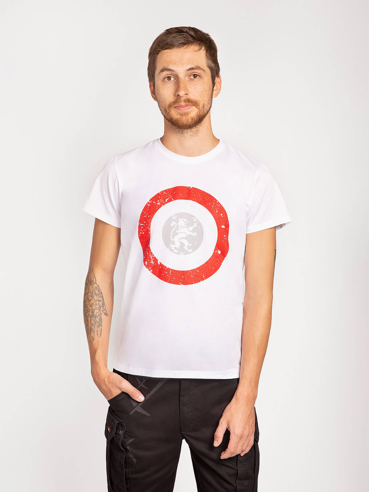 Men's T-Shirt Lion (Roundel). Color white. Material: 95% cotton, 5% spandex.