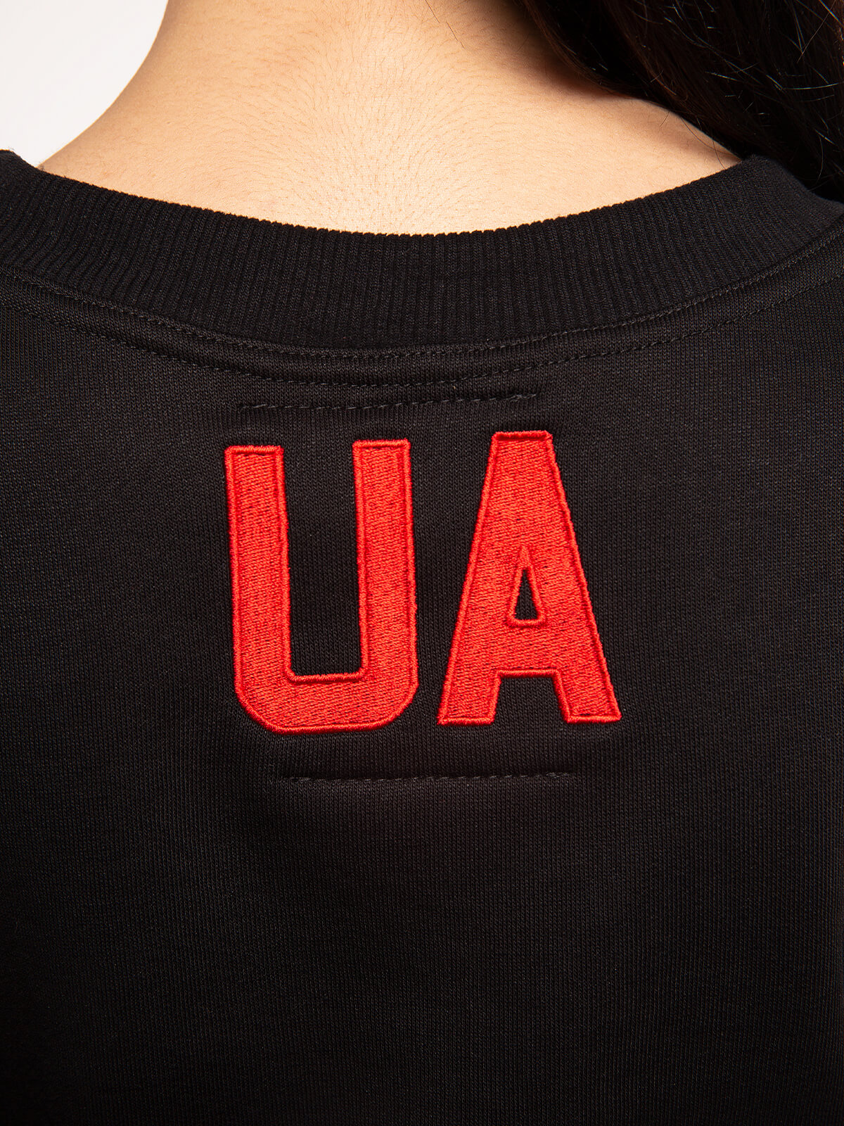 Women's Sweatshirt Ua. Color black. 
Size worn by the model: XS.