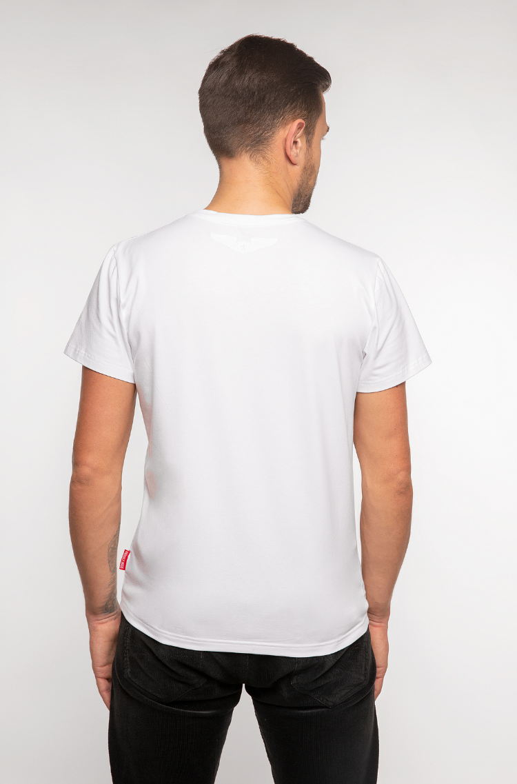Men's T-Shirt Must-Have. Color white.  Don’t worry about the universal size.