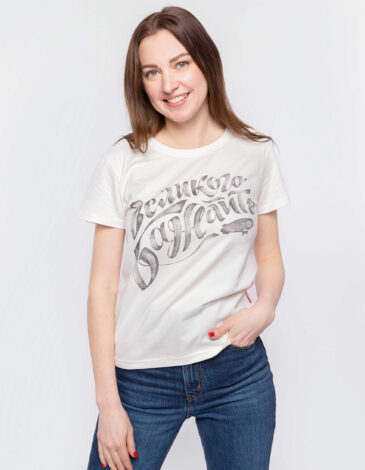 Women's T-Shirt Dream Big. Color off-white. Material: 95% cotton, 5% spandex.