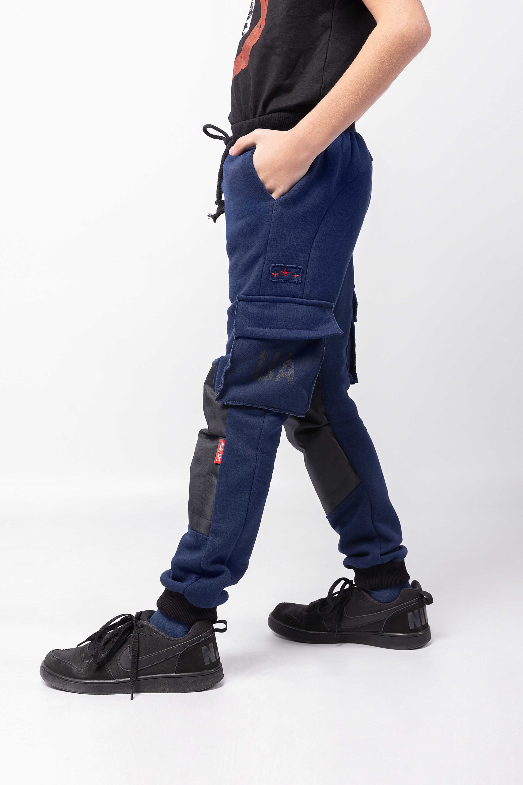 Kids Pants Syla. Color navy blue. 
Material of the inserts: oxford cloth, 100% polyester.