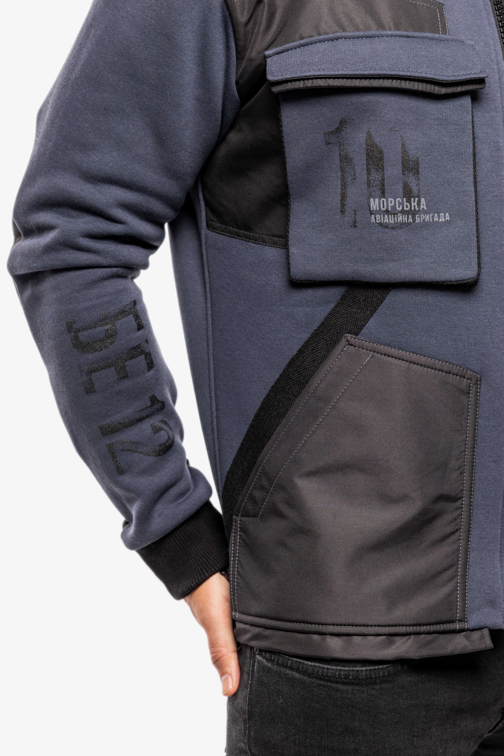 Men's Hoodie 10 Mab. Color graphite. 
It can be replaced with substitutes, and decorative fittings can be not available.