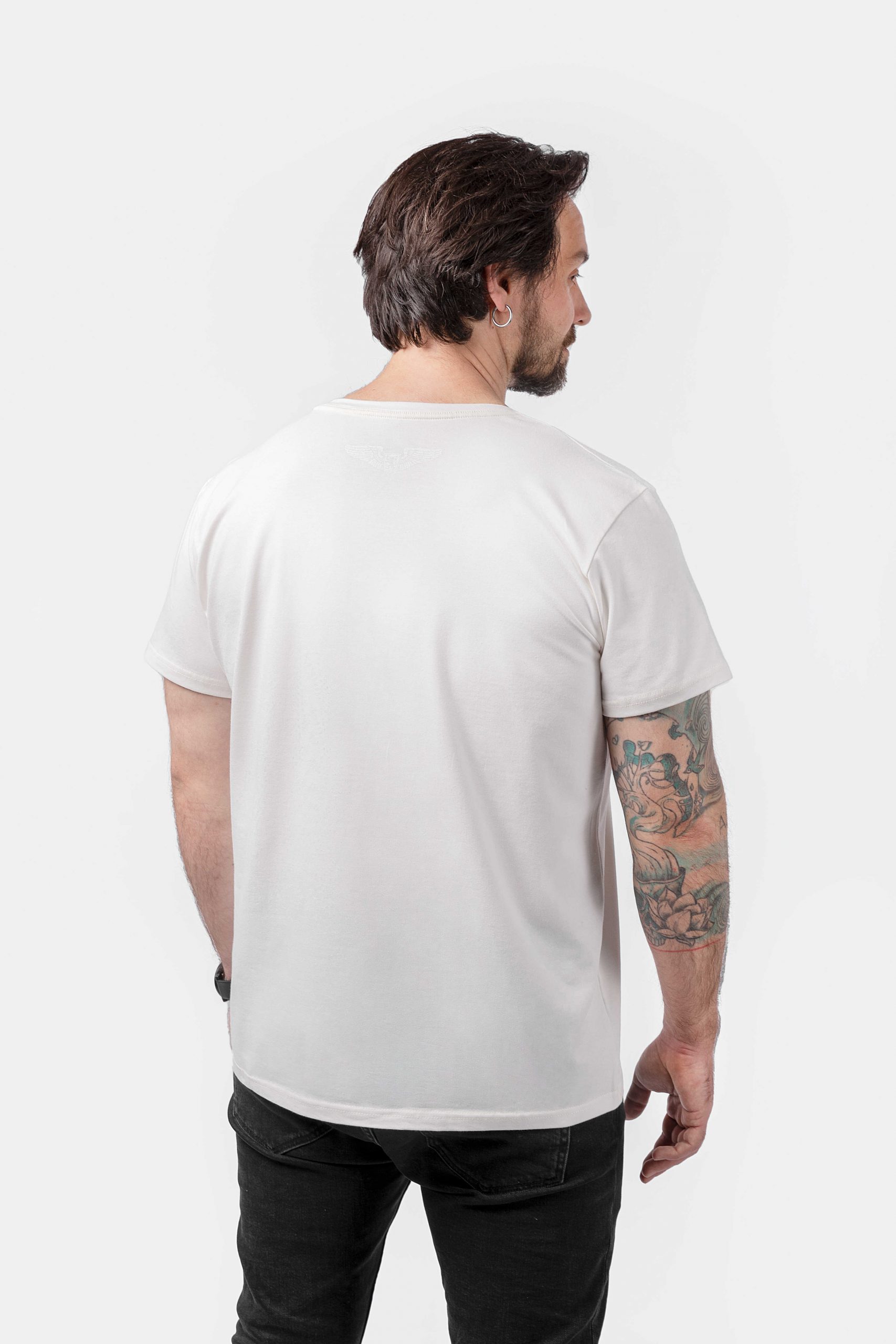 Men's T-Shirt Neptune. Color off-white. 1.