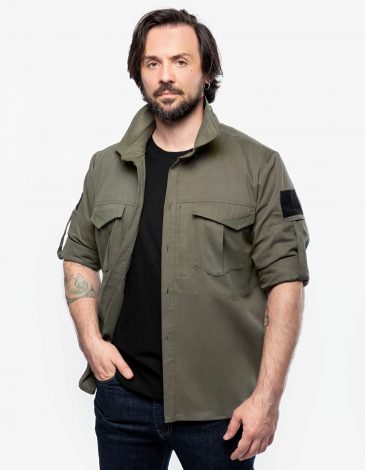 Men's Shirt Traveling. Color khaki. .