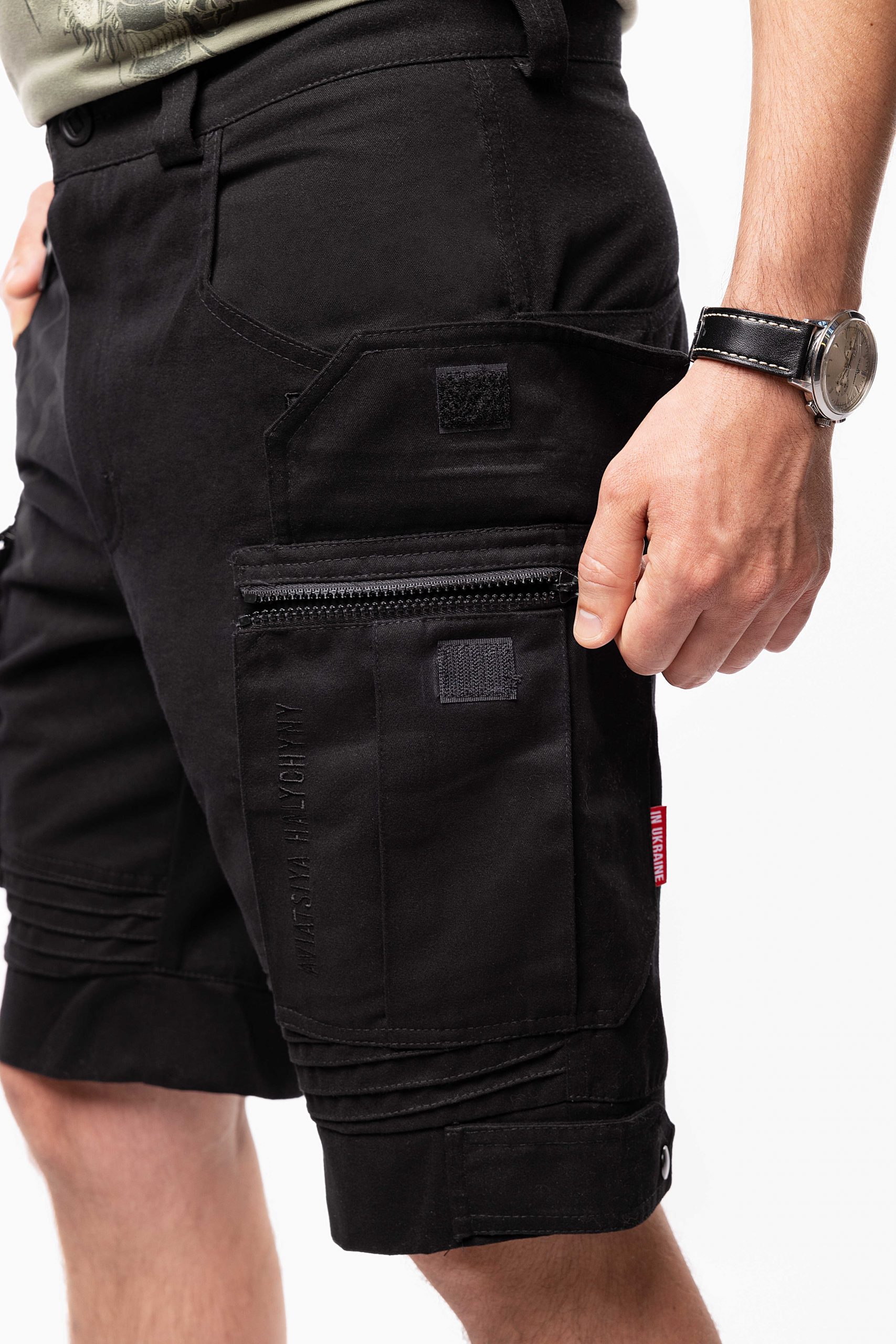 Men's Shorts Flyer. Color black. 7.