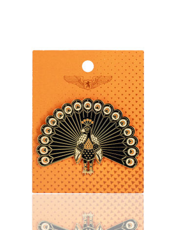 Pin Peacock. Color sand. .